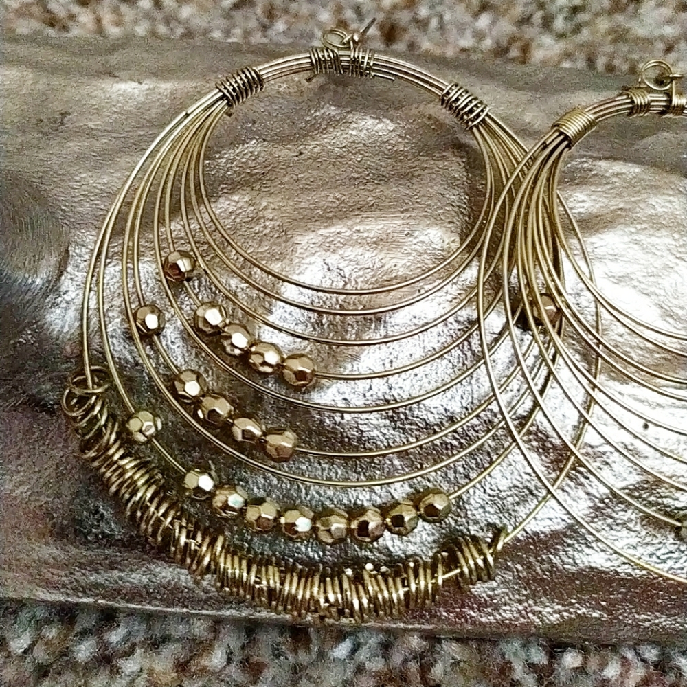 Earring - Picture 2 of 5